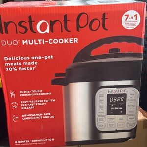 Instant Pot Duo Multi-Cooker, Silver and Black